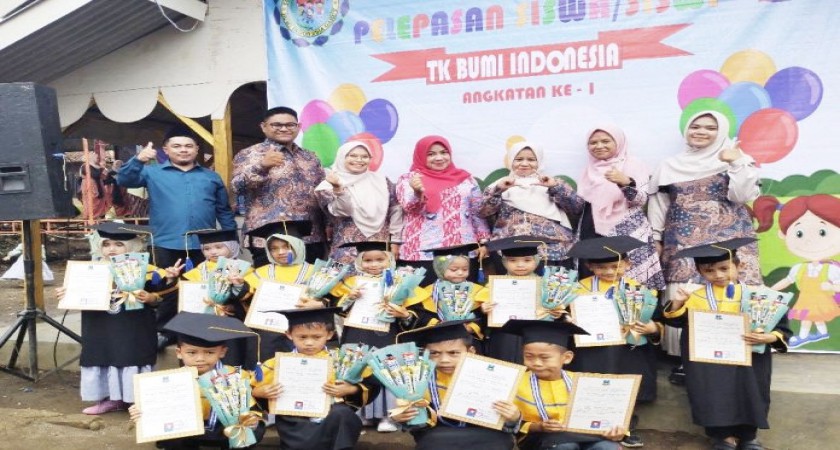 Wisuda dan Pentas Seni TK BUMI INDONESIA: Pelepasan Tahun Ajaran 2022-2023